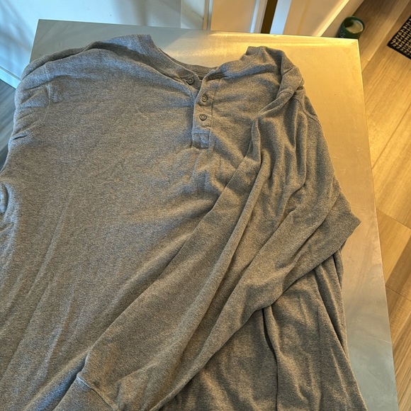 Basic editions shirt - Picture 1 of 2